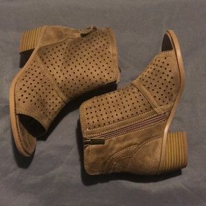 Catherines,heeled brown boots,never worn